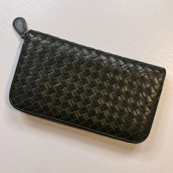 Bottega Veneta Intrecciato Green Leather Zip Wallet - Picture 2 of 8